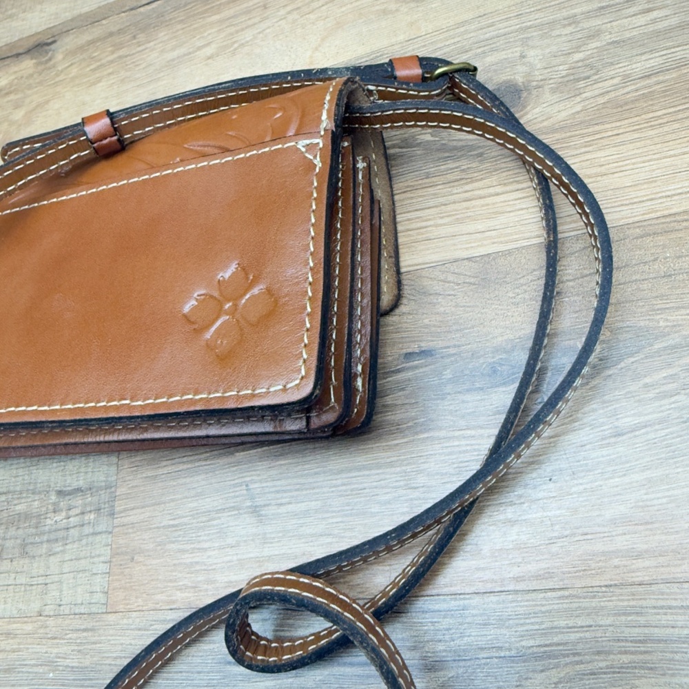 Patricia Nash Tan Embossed Crossbody Bag - Picture 4 of 8